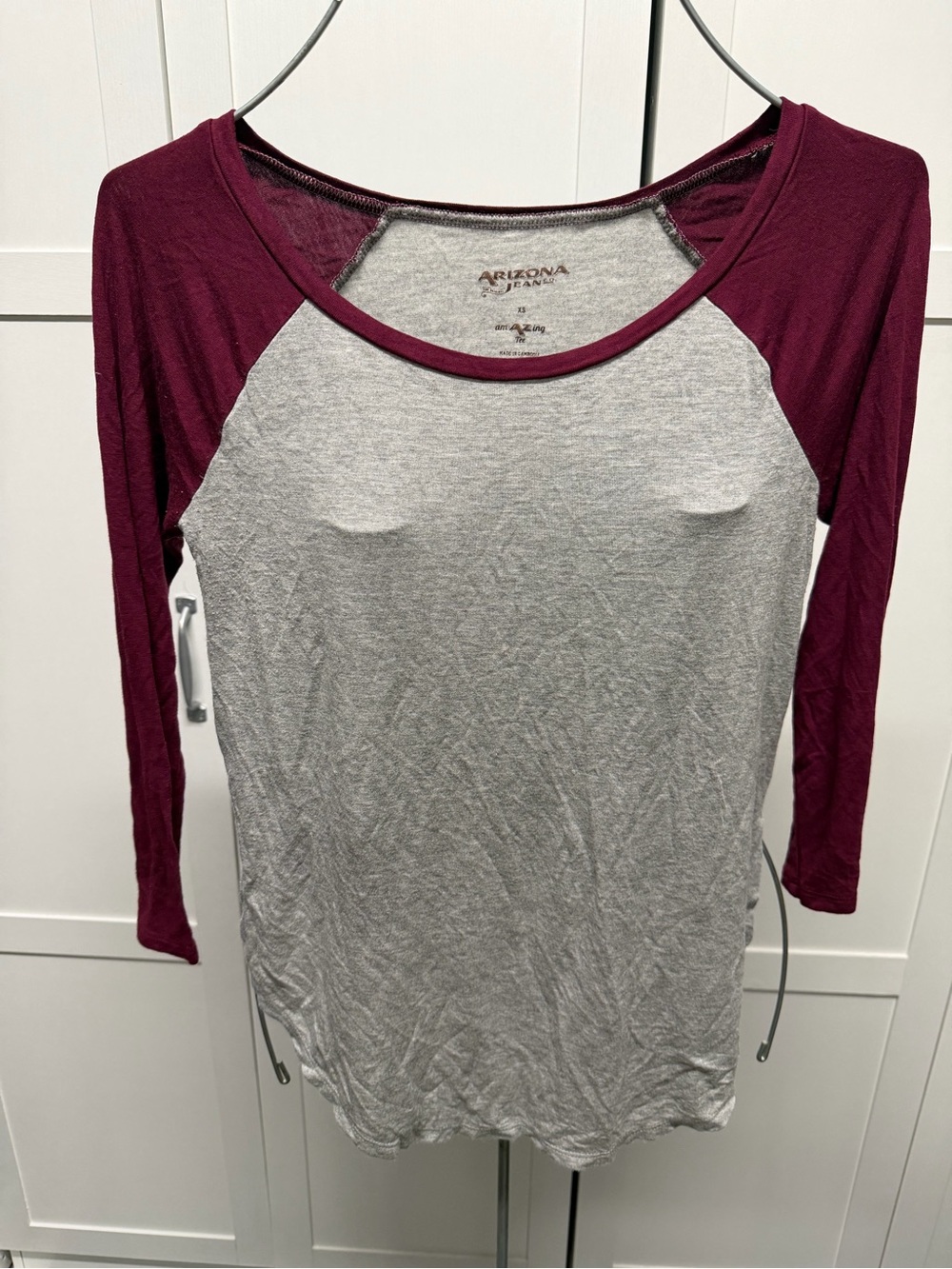 Arizona Jean Company Gray & Burgundy Raglan Baseball Shirt